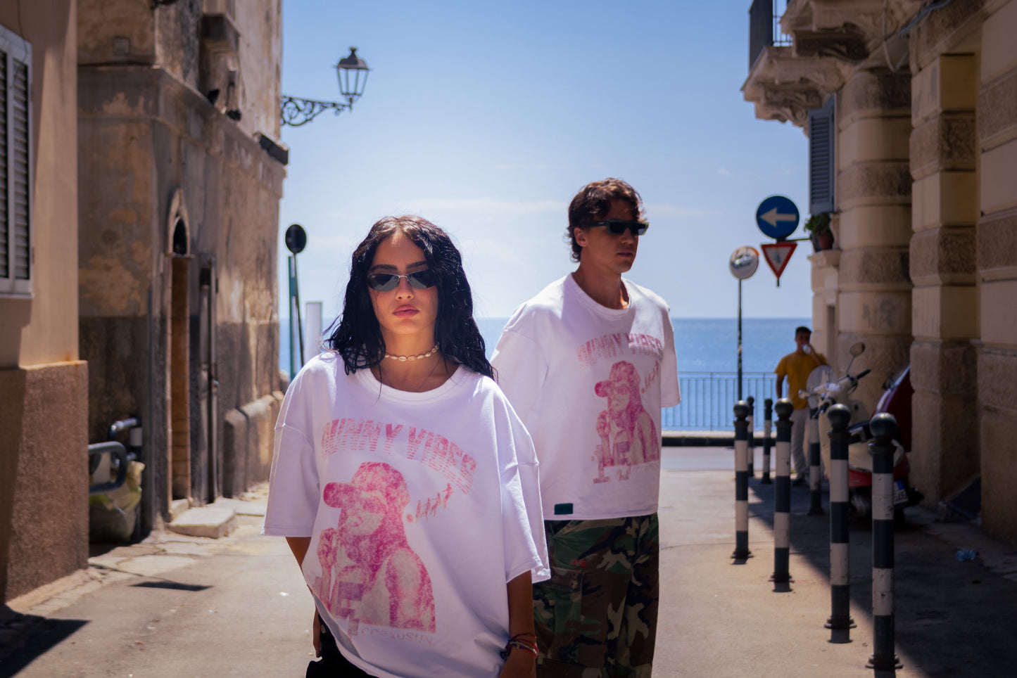 Sunny Vibes / White Tee