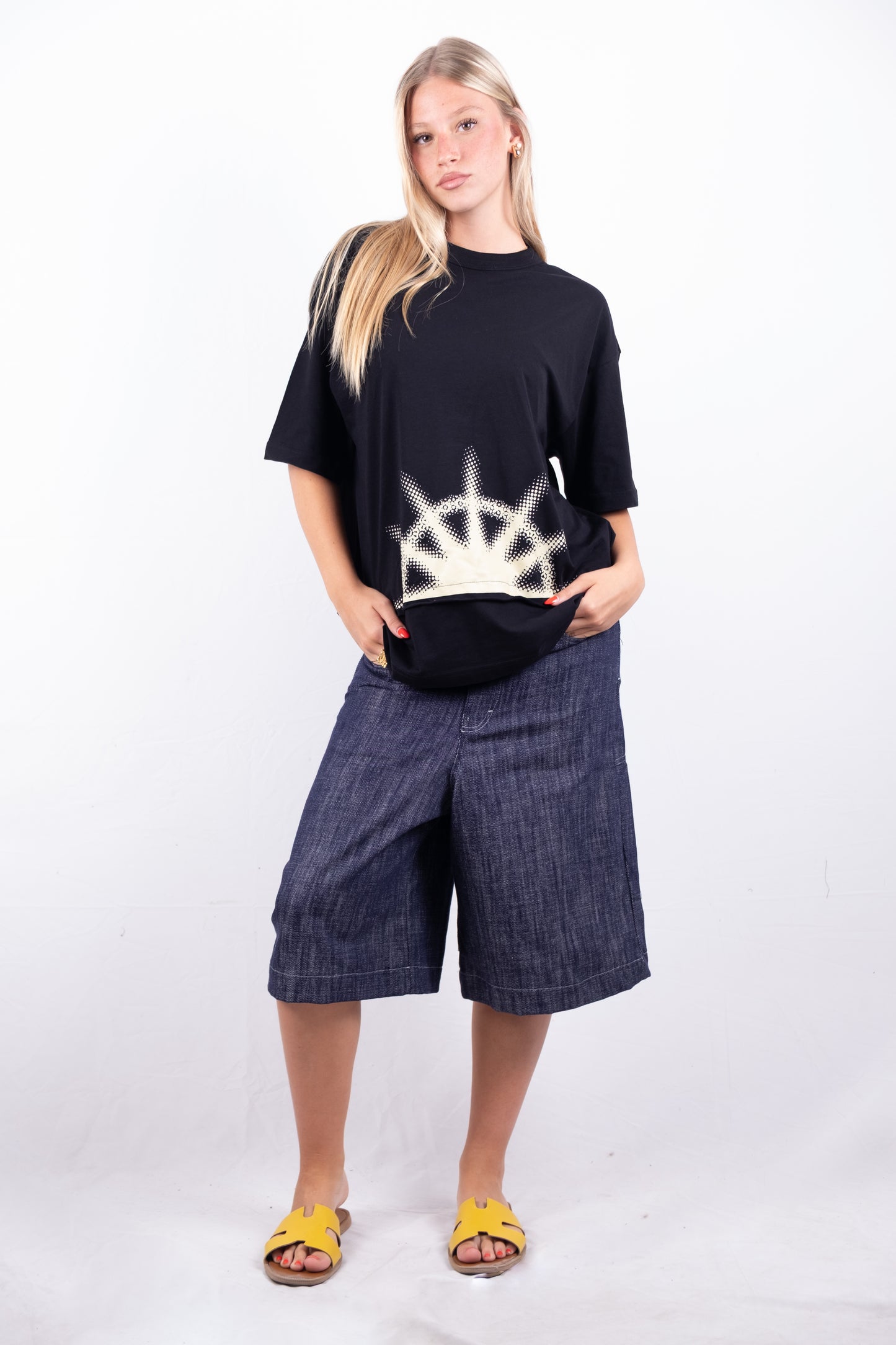 BLACK.DOUBLE.TEE